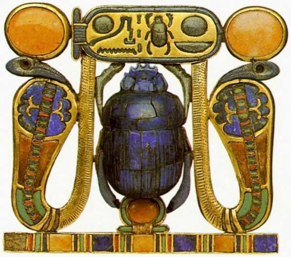      
Pectoral Scarab with ureai