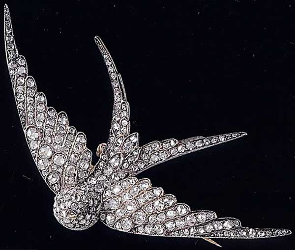 ... 
Swallow by Rene J. Lalique